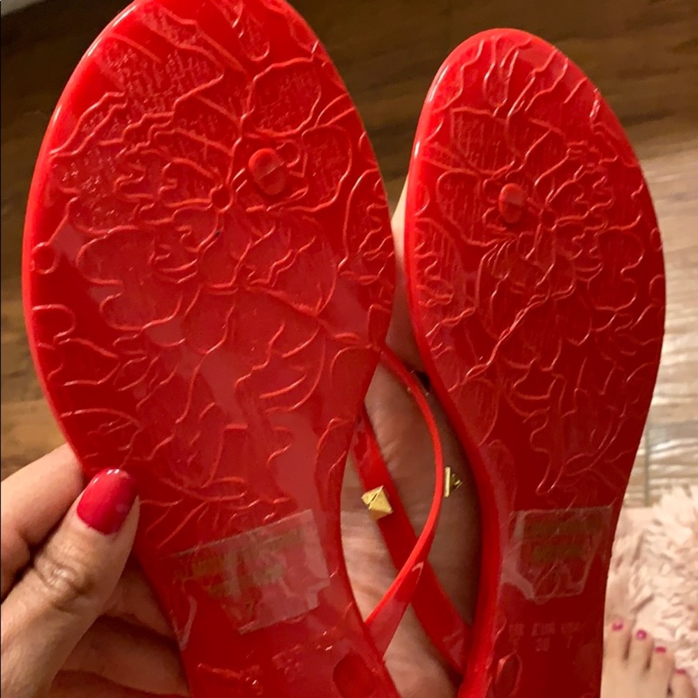 Red flips - Picture 2 of 2